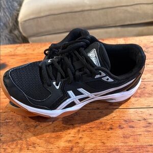 Asics Black and White Athletic Shoes with Sleek Design